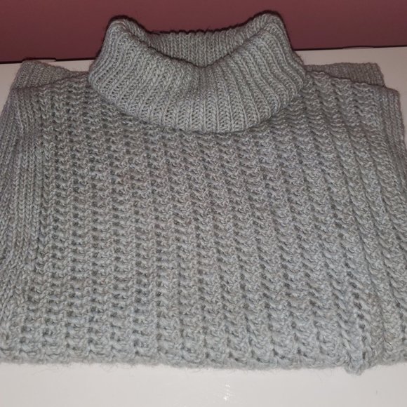 Banana Republic Shell Turtle Neck Sweater - Picture 4 of 7